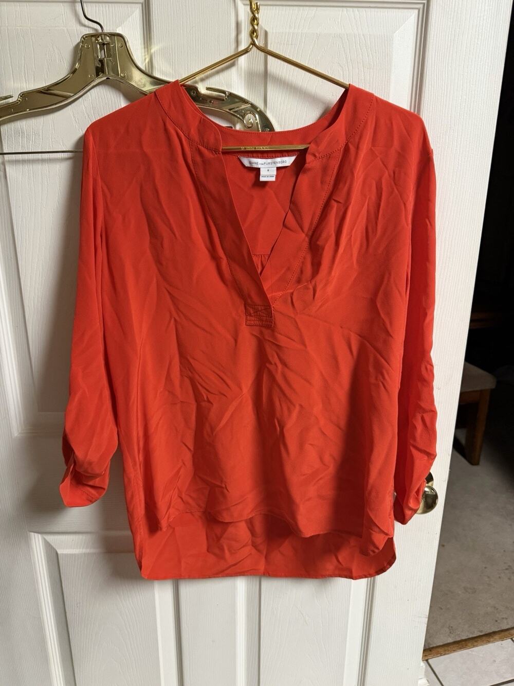 Diane Von Furstenberg Pure Silk Blouse Shirt Top Womens Red Med Sz 6 V Neck 44w